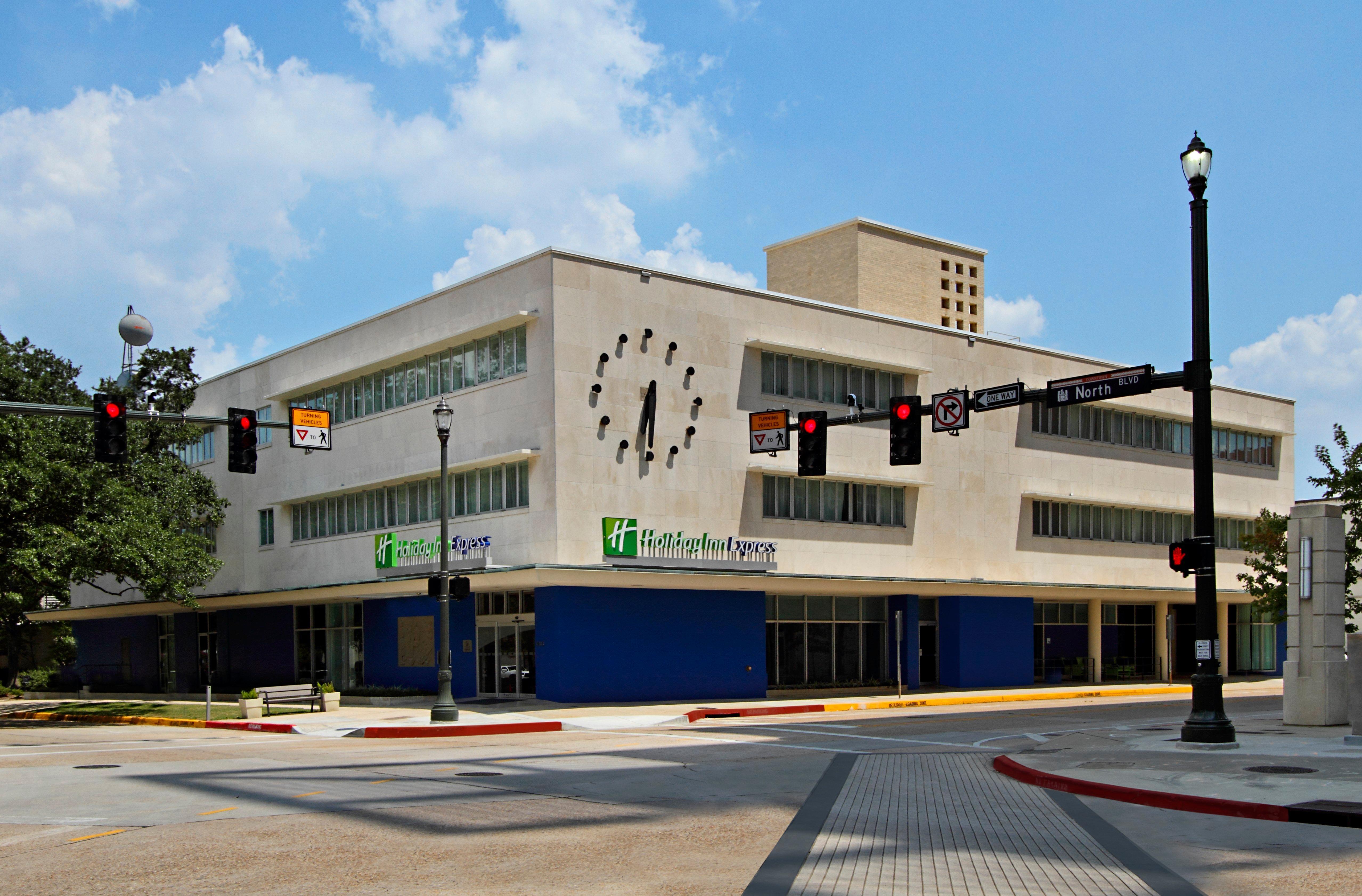 Holiday Inn Express Baton Rouge Downtown, An Ihg Hotel Exterior photo